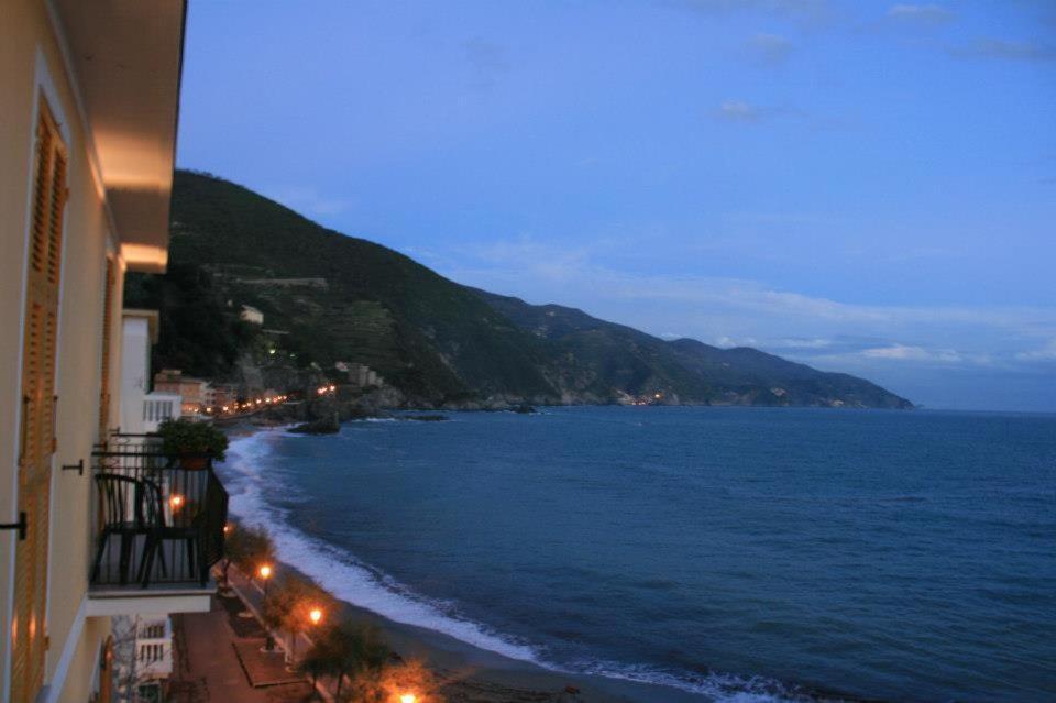 Hotel La Spiaggia Monterosso al Mare Bagian luar foto